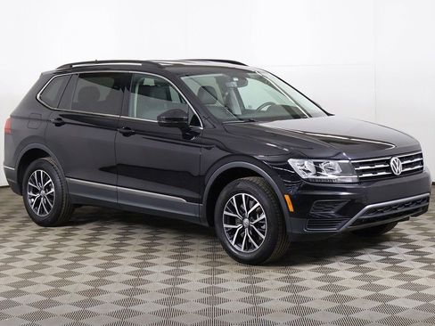 Used 2020 Volkswagen Tiguan SE image 51