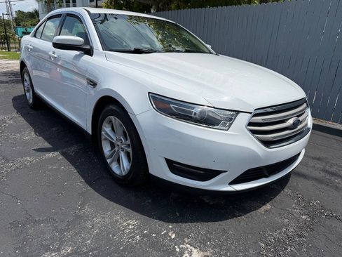 Used 2017 Ford Taurus SEL w/ Equipment Group 201A FWD image 15