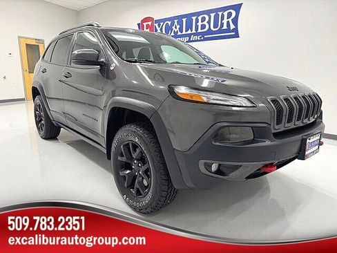 Used 2018 Jeep Cherokee Trailhawk w/ Quick Order Package 27L image 1