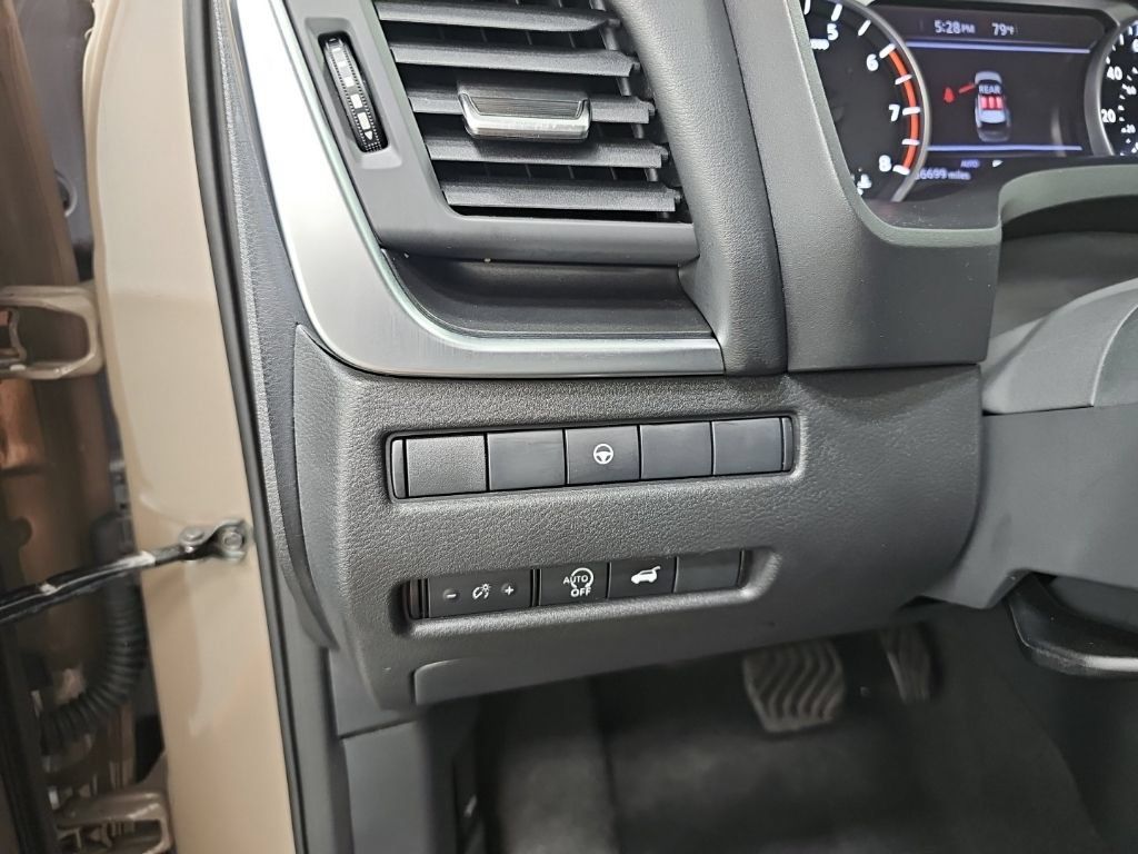 Used 2025 Nissan Rogue SV AWD/4WD image 25