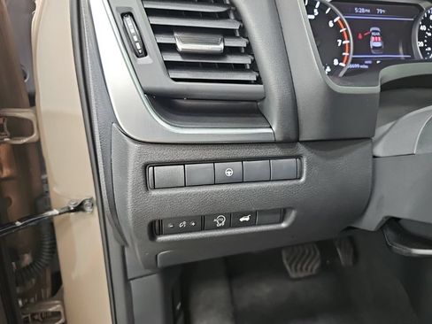 Used 2025 Nissan Rogue SV AWD/4WD image 25