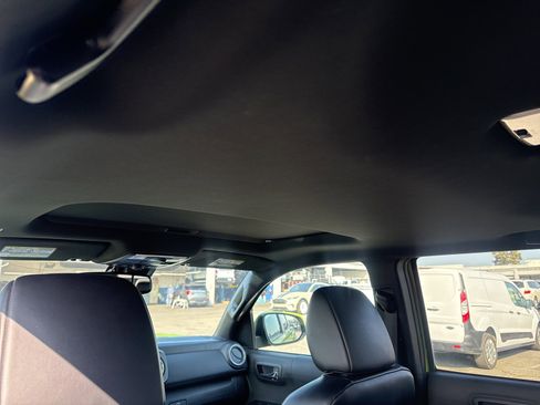 Used 2022 Toyota Tacoma TRD Pro image 9