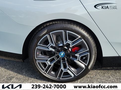 Used 2025 BMW i5 xDrive40 w/ M Sport Package AWD/4WD image 9