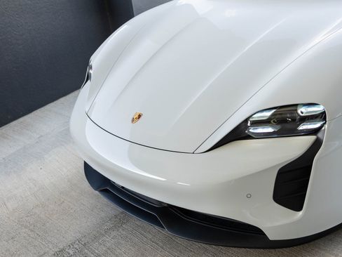 Used 2024 Porsche Taycan GTS image 34