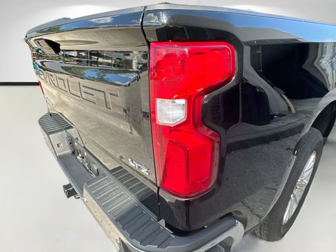 Used 2019 Chevrolet Silverado 1500 LTZ image 26