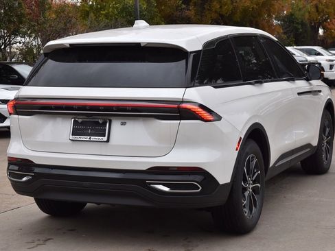 New 2026 Lincoln Nautilus Premier image 7