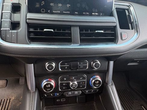 Used 2022 GMC Yukon SLT w/ SLT Luxury Package AWD/4WD image 13