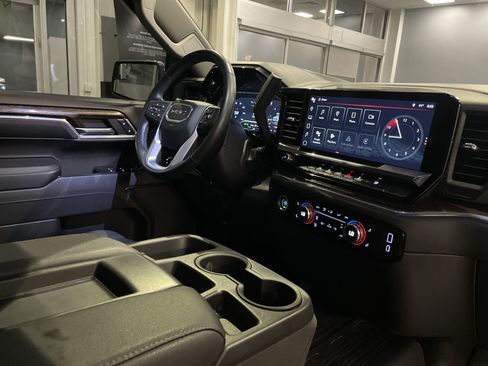 Used 2023 GMC Sierra 1500 SLE AWD/4WD image 34