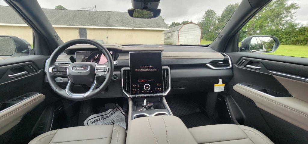 Used 2026 GMC Acadia Elevation w/ Elevation Premium Package FWD image 20