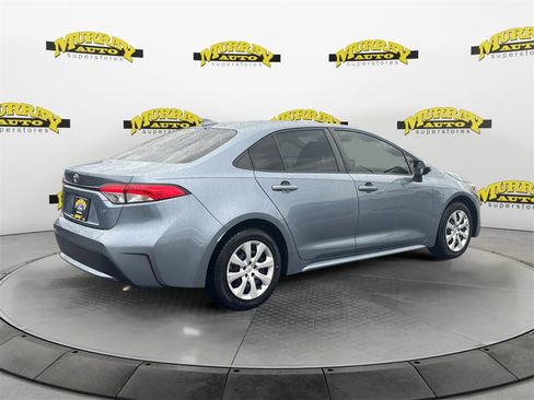 Used 2021 Toyota Corolla LE image 5