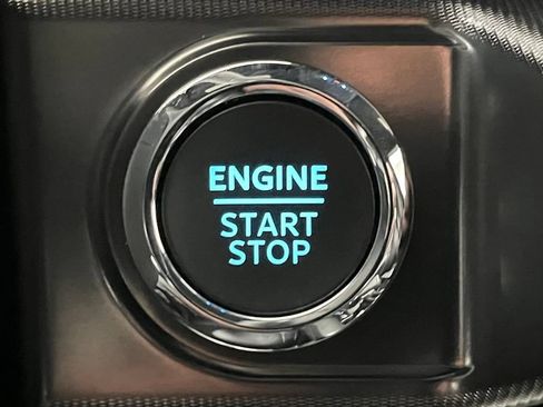 Used 2025 Ford F150 Lariat AWD/4WD image 33