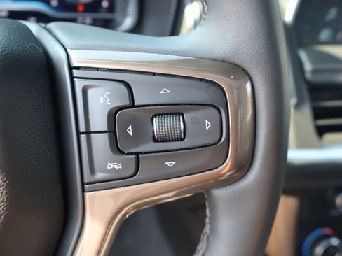 Used 2023 Chevrolet Suburban High Country AWD/4WD image 17