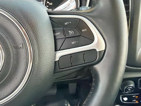 Used 2018 Jeep Compass Latitude w/ Popular Equipment Group FWD image 37