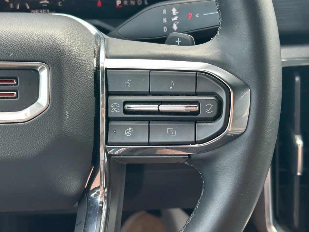 Used 2025 GMC Acadia Elevation FWD image 39