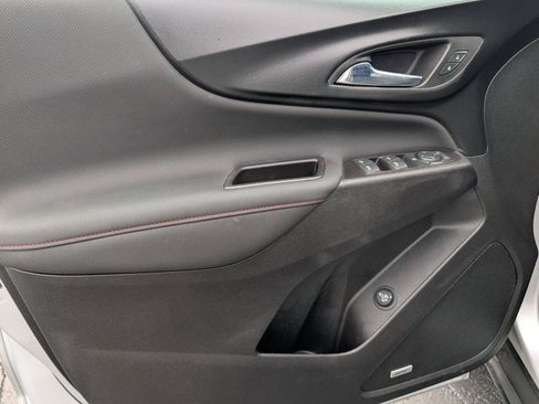 Used 2022 Chevrolet Equinox RS w/ RS Leather Package FWD image 14