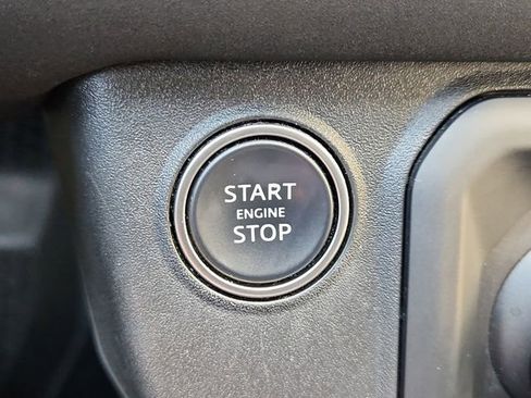 Used 2023 Land Rover Defender 110 X-Dynamic SE AWD/4WD image 17