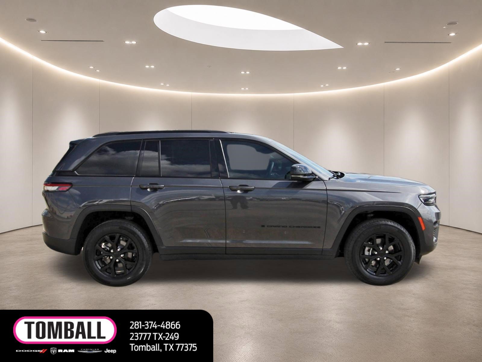 Used 2024 Jeep Grand Cherokee Altitude RWD image 8