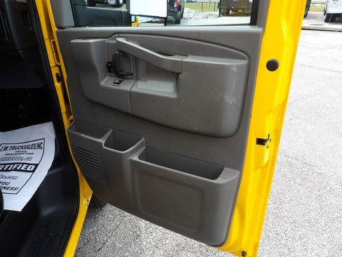 Used 2022 GMC Savana 3500 Extended w/ Power Convenience Package RWD image 25