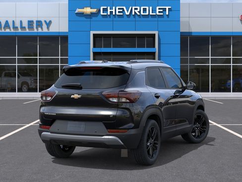 New 2026 Chevrolet TrailBlazer LT w/ Midnight Edition FWD image 4