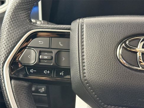 Used 2023 Toyota Tundra Platinum image 18