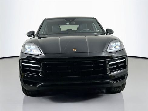 Certified 2025 Porsche Cayenne S AWD/4WD image 10