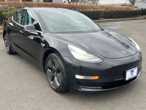 Used 2018 Tesla Model 3 Mid Range image 1