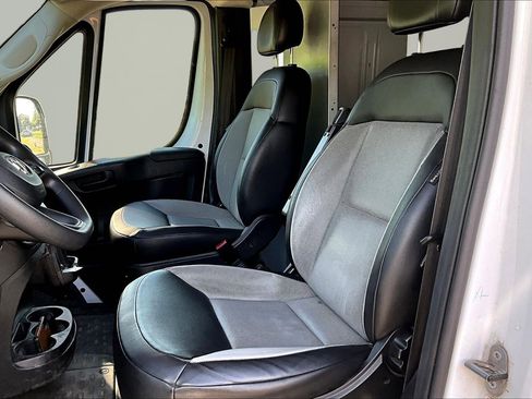 Used 2023 RAM ProMaster 2500 w/ Driver Convenience Group FWD image 19