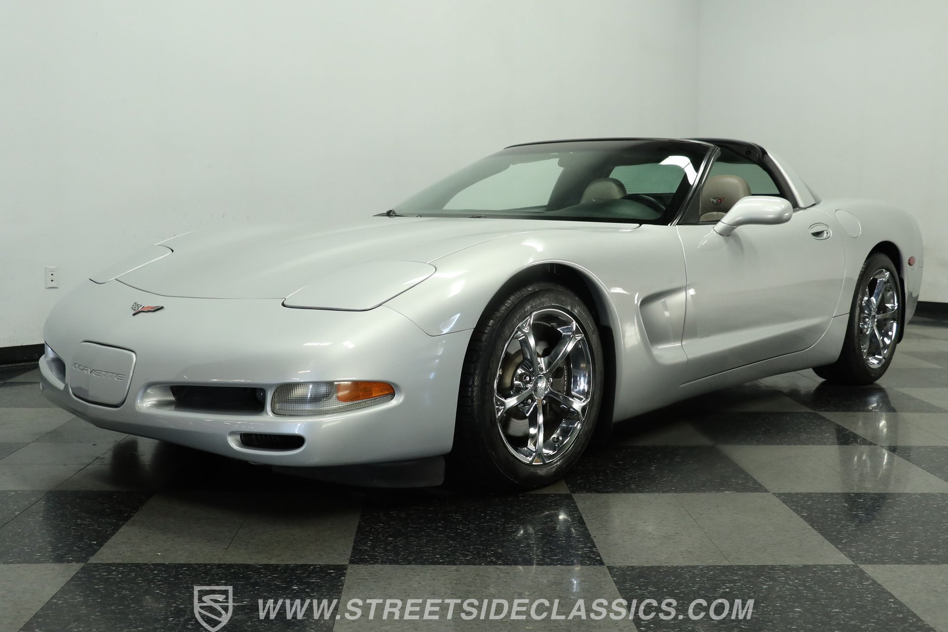 Used 1998 Chevrolet Corvette Coupe w/ Roof Pkg RWD image 20