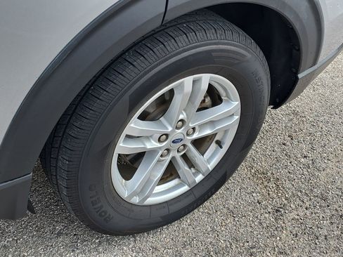 Certified 2022 Ford Explorer XLT image 11