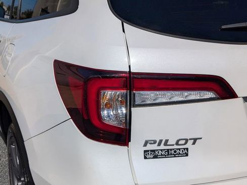 Used 2022 Honda Pilot Sport image 11