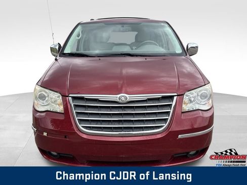 Used 2010 Chrysler Town & Country Limited w/ Flexible Seating Group FWD image 11