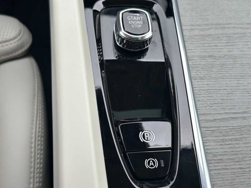 Used 2025 Volvo XC60 B5 Ultra w/ Protection Package Premier image 31