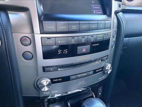 Used 2013 Lexus LX 570 4WD w/ Luxury Pkg image 15