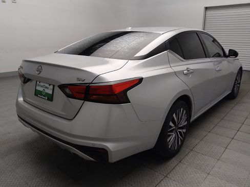 Used 2023 Nissan Altima 2.5 SV w/ SV Premium Package FWD image 9