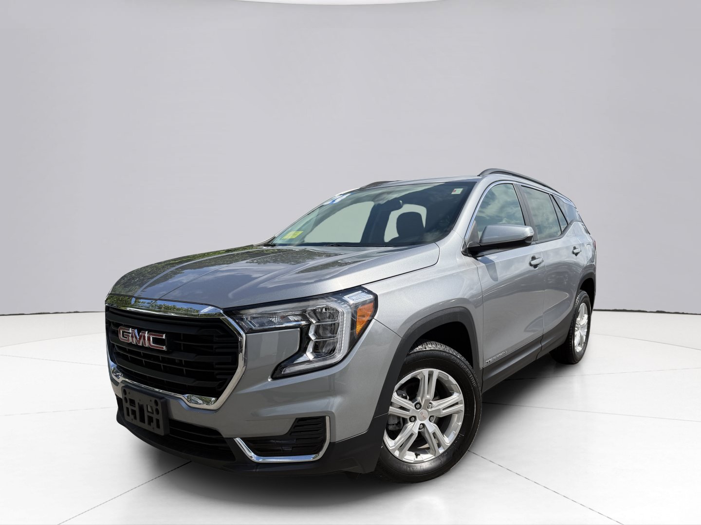 Used 2024 GMC Terrain SLE w/ Driver Convenience Package AWD/4WD image 1
