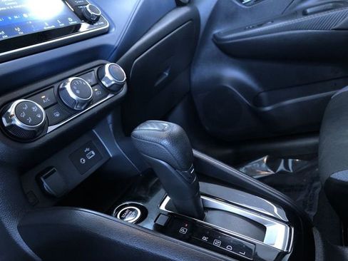 Used 2025 Nissan Versa SV image 30