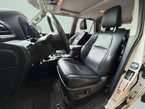Used 2019 Toyota 4Runner Limited AWD/4WD image 10