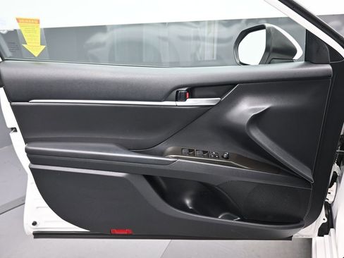 Used 2023 Toyota Camry SE image 9