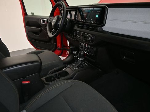 Used 2024 Jeep Wrangler Unlimited Sport AWD/4WD image 14