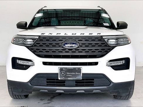 Used 2021 Ford Explorer XLT w/ Equipment Group 202A RWD image 3