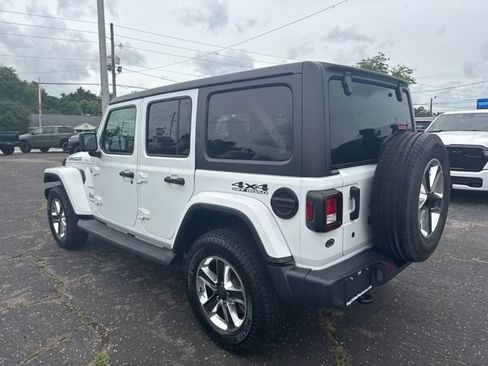 Used 2019 Jeep Wrangler Unlimited Sahara AWD/4WD image 5