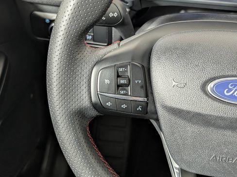 Certified 2025 Ford Escape ST-Line FWD image 17