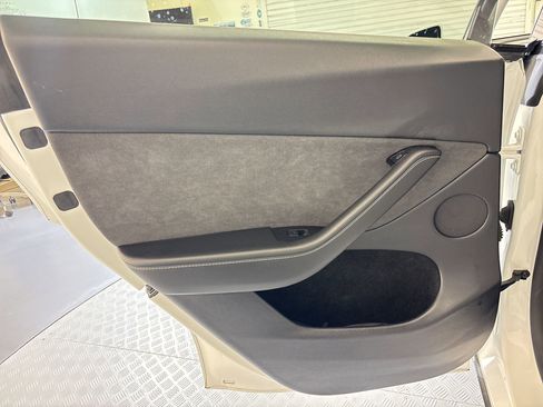 Used 2024 Tesla Model Y Long Range image 32