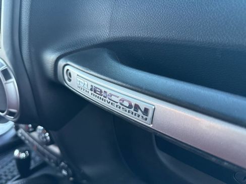 Used 2013 Jeep Wrangler Unlimited Rubicon image 29