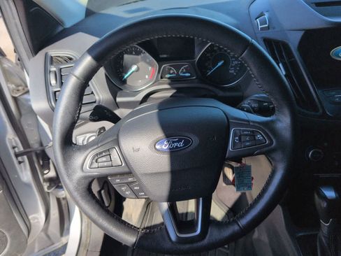 Used 2018 Ford Escape SE w/ SE Sport Appearance Package image 8
