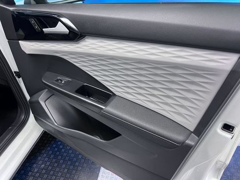 Certified 2024 Volkswagen Taos S FWD image 11