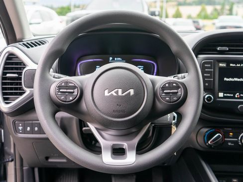 New 2025 Kia Soul LX image 14