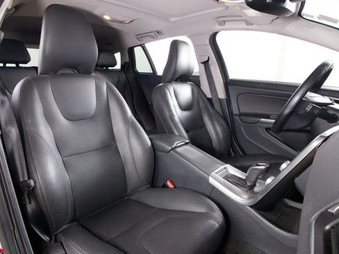 Used 2017 Volvo V60 T5 Cross Country w/ Convenience Package AWD/4WD image 21