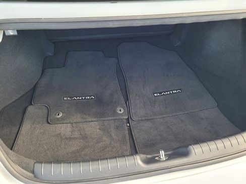 Used 2023 Hyundai Elantra SEL w/ Convenience Package image 27