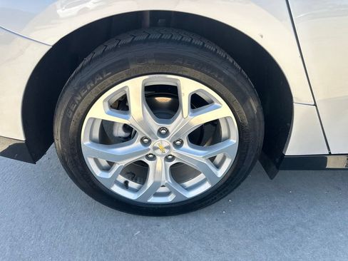 Used 2017 Chevrolet Volt Premier w/ Driver Confidence II Package FWD image 36